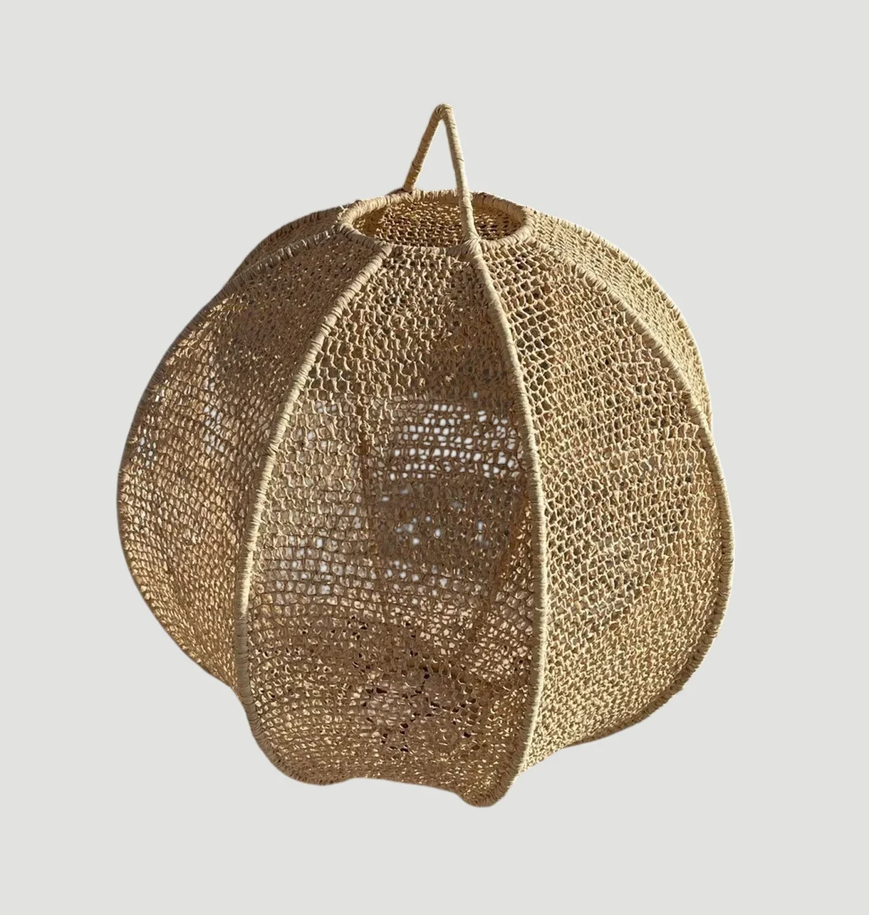 Suspension en Raphia Faite Main - Fibre Naturelle en Gros Suspension en Raphia Faite Main - Fibre Naturelle en Gros